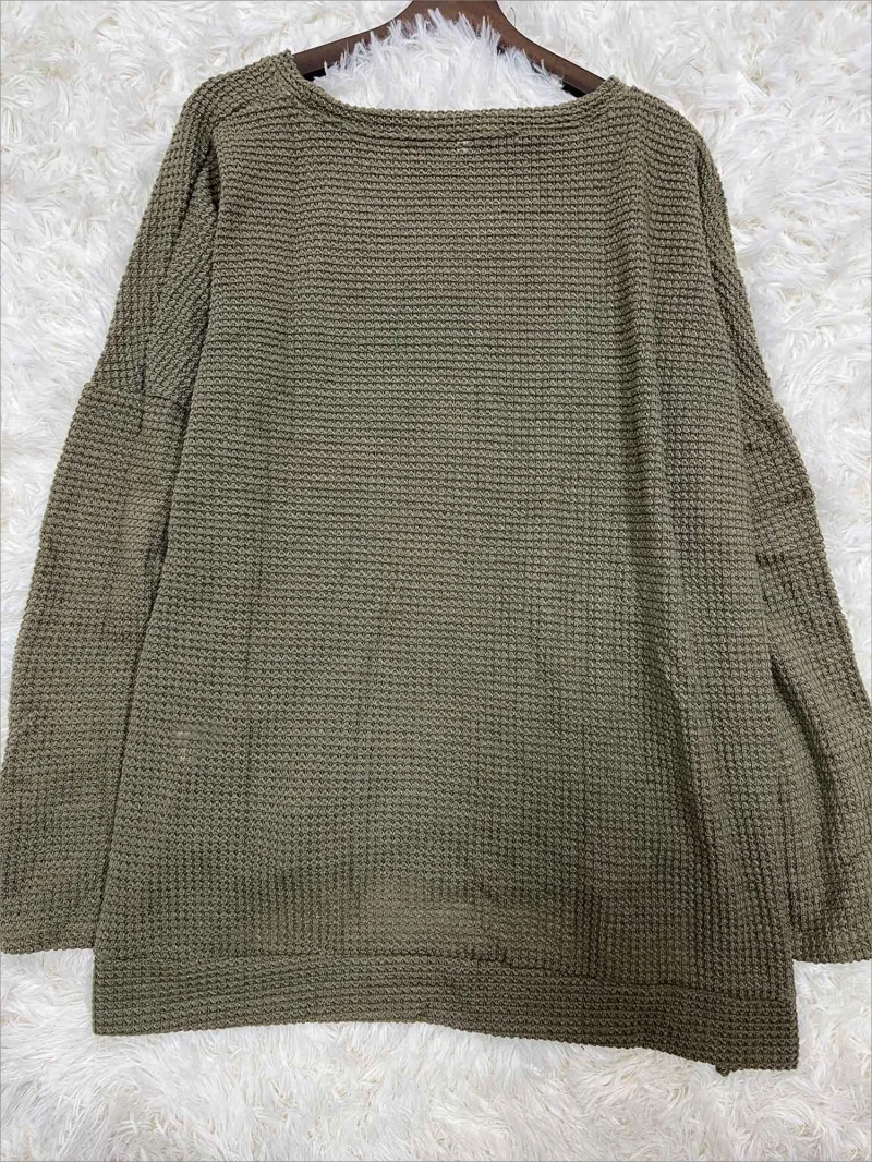 Lässiges, einfarbiges Damen-T-Shirt in Übergröße mit Rundhalsausschnitt – Detail 3