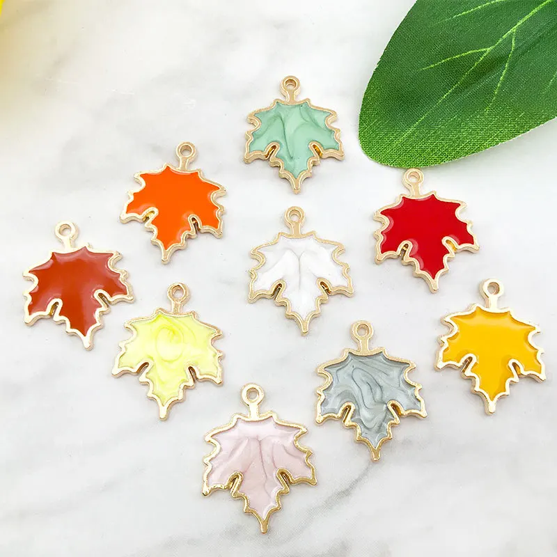 

Wholesale 500pcs Maple Leaves Pendant Earrings Necklace DIY Cute Bracelet Accessories Charms for Jewelry Making Girl Women