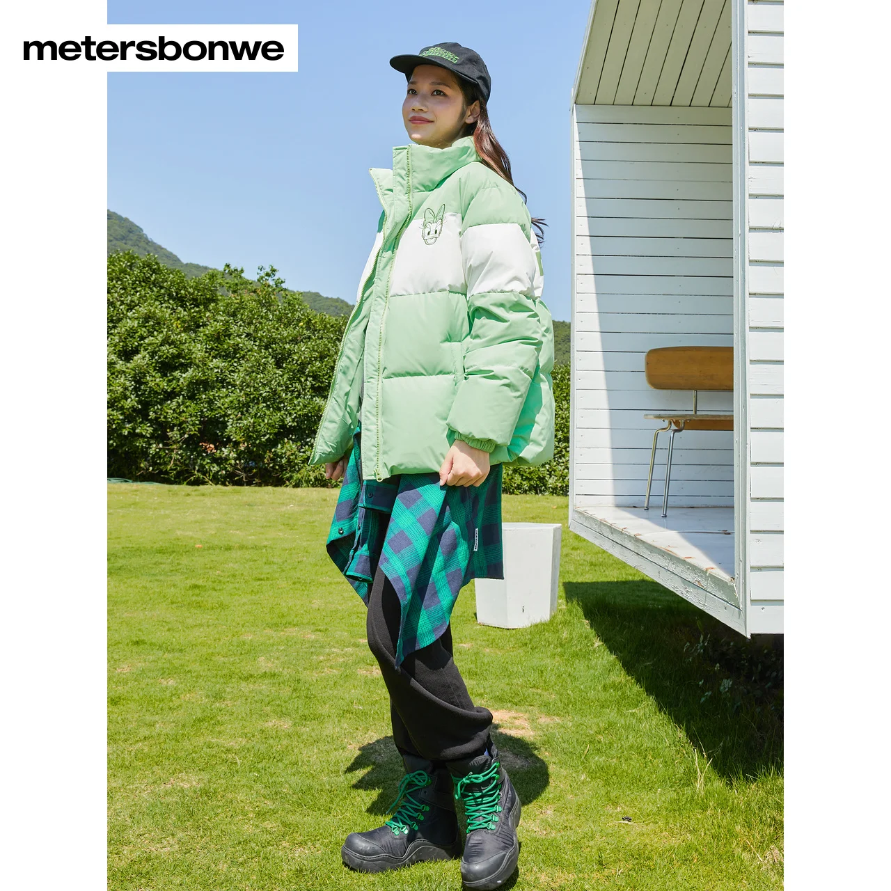Metersbonwe New Down Jacket Women 2023 New Fashion Stand Ladies Collar Loose Warm Jackets Match Color Thick Cartoon Printing