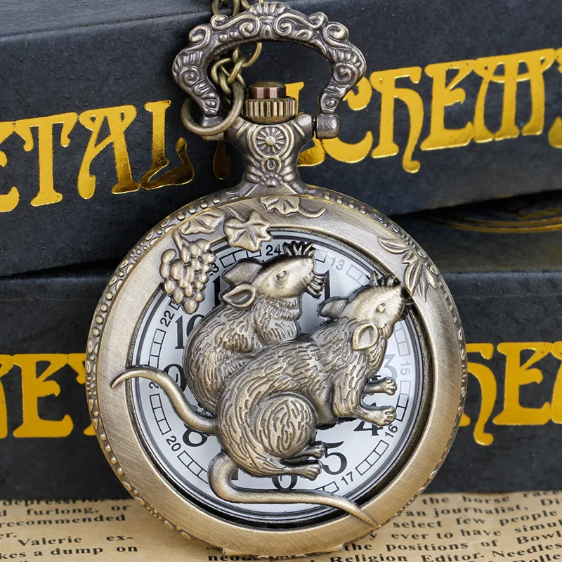 

Skeleton Mouse Engraving Quartz Pocket Watch Arabic Numerals Display Necklace Pendant Clock Men Women Students Gifts Popular