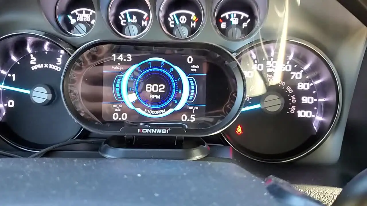 Новый встроенный компьютер KONNWEI KW206 OBD2 автоматический цифровой сканер расход