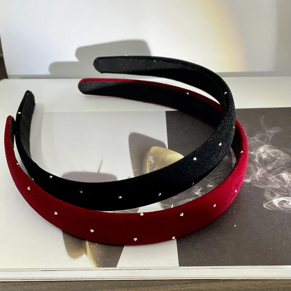 2 Stück europäisches und amerikanisches rotes schwarzes Samt-Stirnband für Damen und Mädchen, elegantes Haarband für Urlaub, Party, Haarschmuck