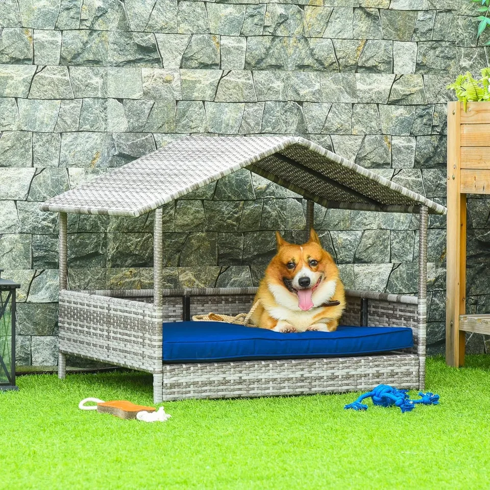 Stylish Outdoor Wicker Dog House with Canopy