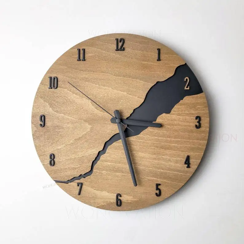 Simple Crack Wooden Wall Clock B  