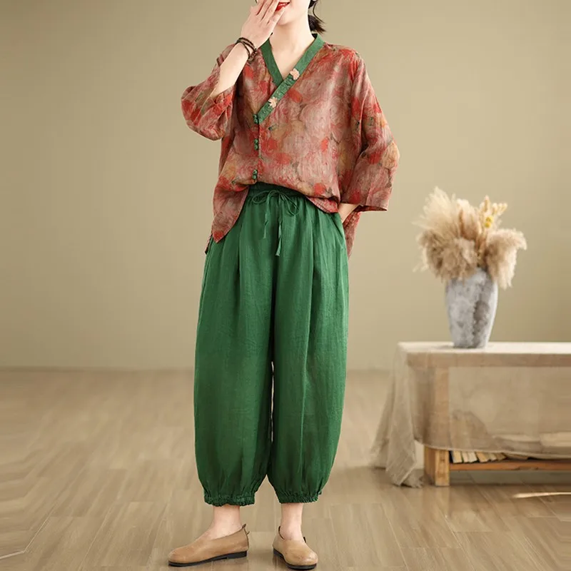 

Женский брючный костюм из двух предметов, повседневный свободный топ и брюки до щиколотки с винтажным цветочным принтом в китайском стиле, модель B3731, 2024