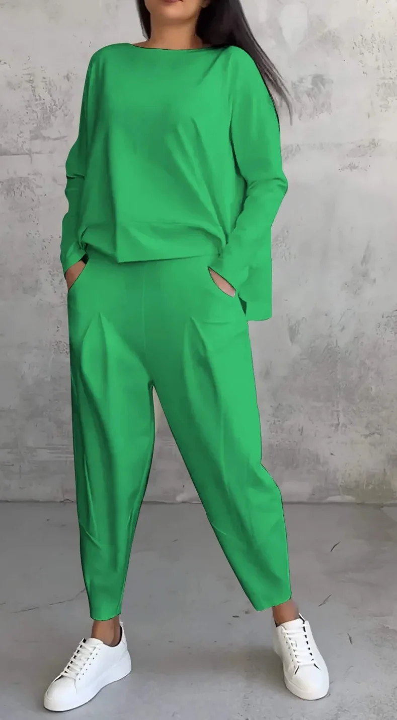 Women’s trousers suit – 2-piece O-neck long sleeve T-shirt with solid color loose trousers and pockets green