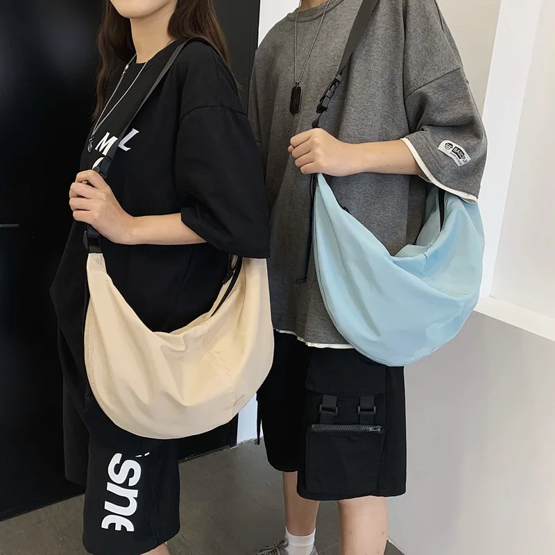 Men's and Women's Shoulder Bag Simple Leisure Student Bag High Quality Nylon Female Crossbody Bag Waterproof Outdoor Fitness Bag