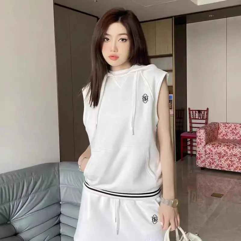 2024 Golf Wear, new summer women's golf hooded jacket and shorts, high quality stylish two-piece golf suit, running sportswear