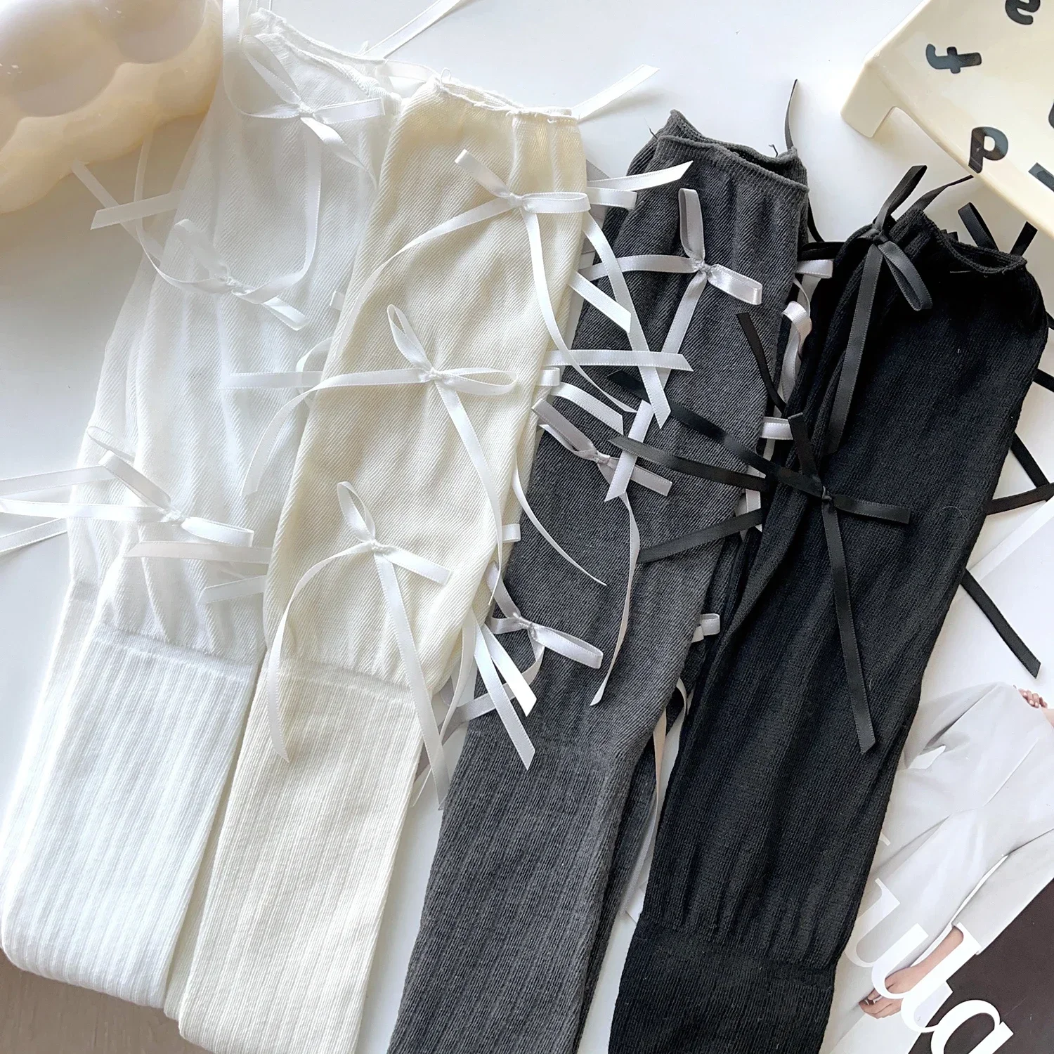 Lolita Lange Socken Frauen Bandage Band Schleife Süße Mädchen Kawaii Nette Über Knie Socken Ballett Stil Einfarbig Schwarz Weiß Socken – Detail 2