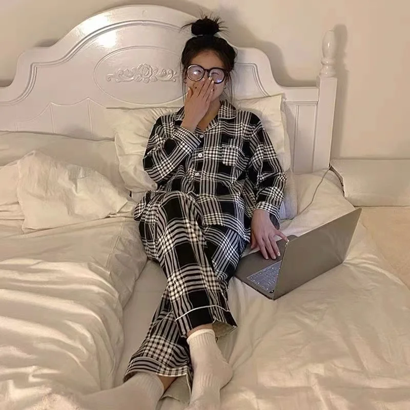 Рисунок 3 - Пижамный комплект Женский клетчатый