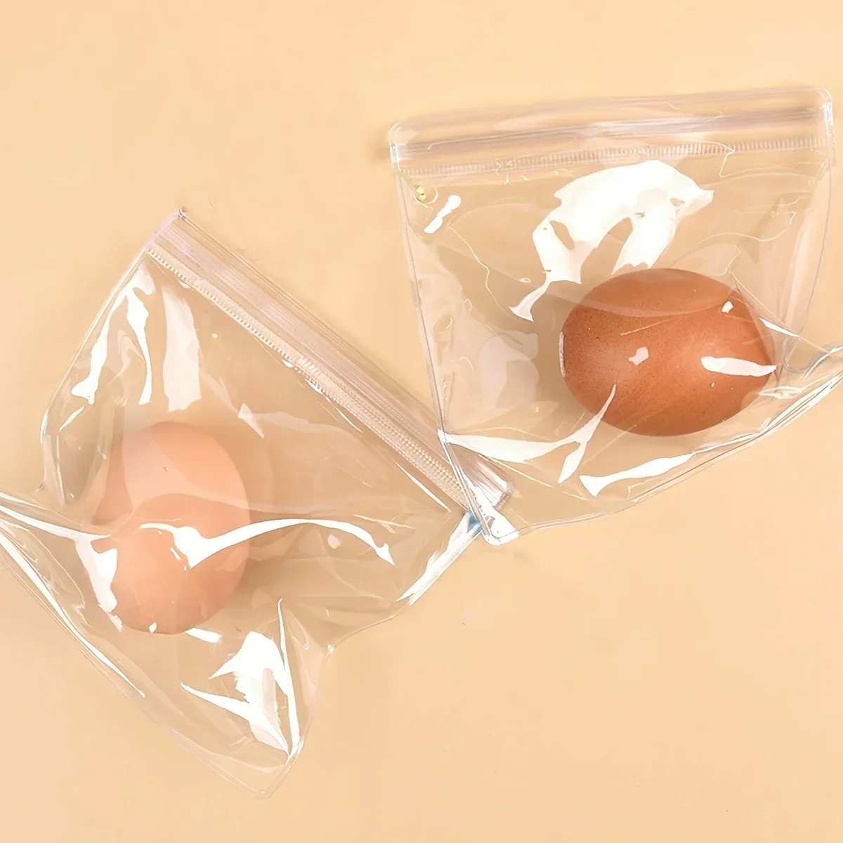 Type of Simulated Soft Artificial Damaged Eggs Squeezing Toy Is An Interesting Stress Relieving Prop and Party Prank Toy