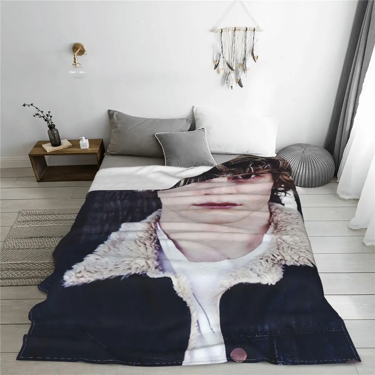 

Cute Evan Peters Movie Actor Blanket Flannel Spring Autumn Breathable Super Warm Throw Blanket for Sofa Outdoor Bedspread