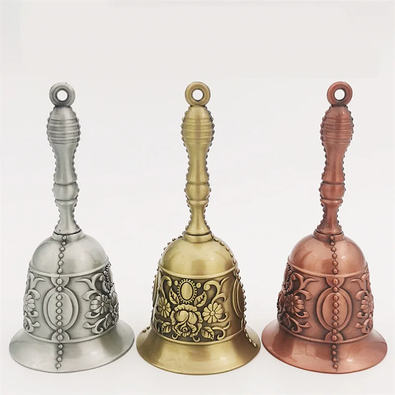 1PC Retro Metalen Tone European Style Hand Bell Craft Decoratie Alarm Bell Handicraft Christmas Bell Wind Bell Christmas Craft