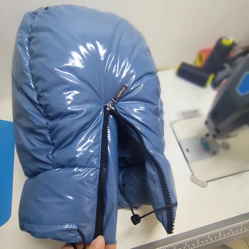 ABDL 성인용 다운 필드 캡 모자 부드럽고 푹신한 광택 방수 후드 탄성 드로스트링 고정 랩 초경량 따뜻한 모자 수제