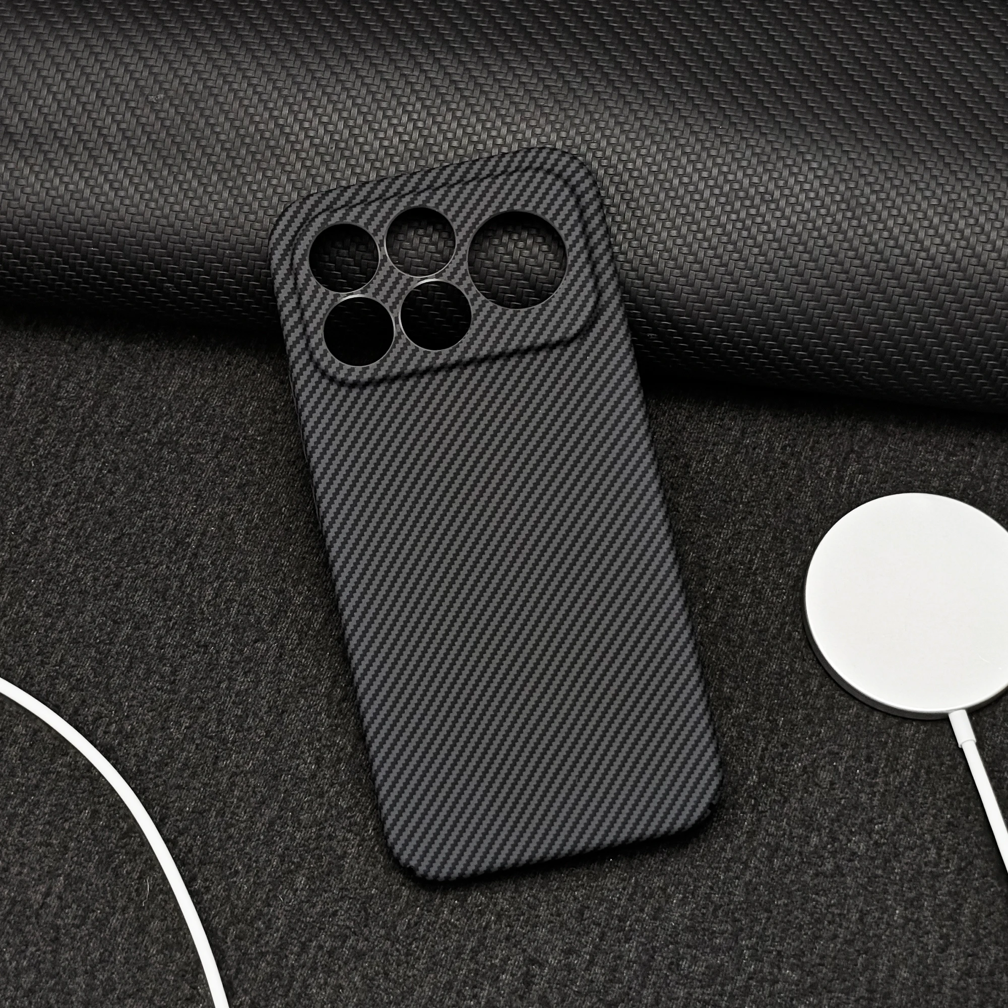 Sleek Magnetic Carbon Fiber Pattern Slim Protective Phone Case