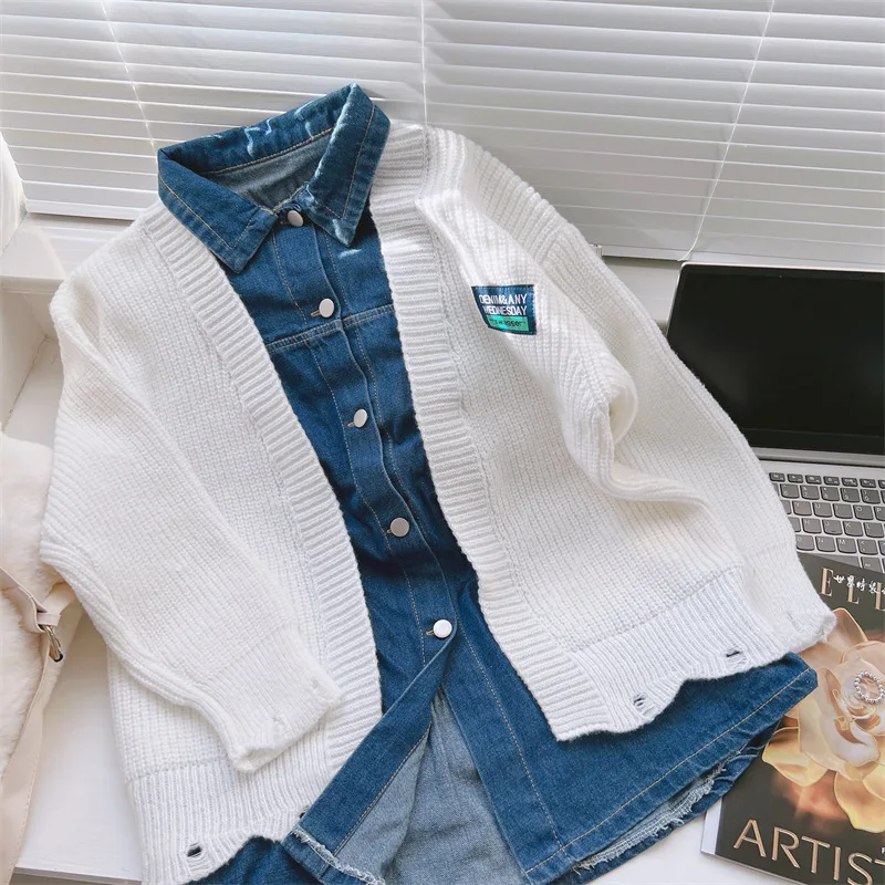 

2022 New Autumn And Winter Women's Lazy Style Denim Splicing Sweater Coat Loose Knit Cardigan