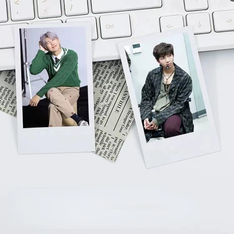 thumbnail image 1 of Treingi 2024 30/50PC No Repeat Grupo de chicos coreanos Kim Namjoon RM Póster HD Tarjeta Lomo Pai Li De Jin Nanjun Fotos de estilo de vida Tarjetas pequeñas de 3 pulgadas, 1 of 5