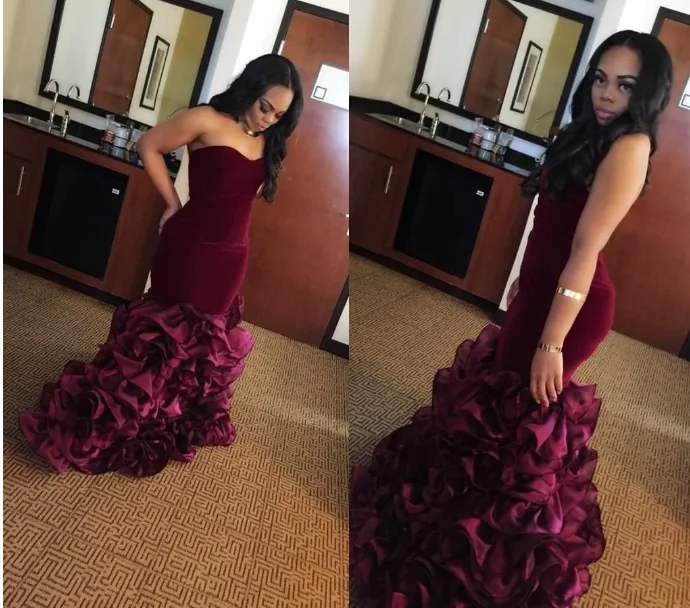 

2024 Burgundy Long Mermaid Prom Dresses Rose Floral Flowers Tiered Velvet Formal Party Gowns Evening Dress Vestios 드레스