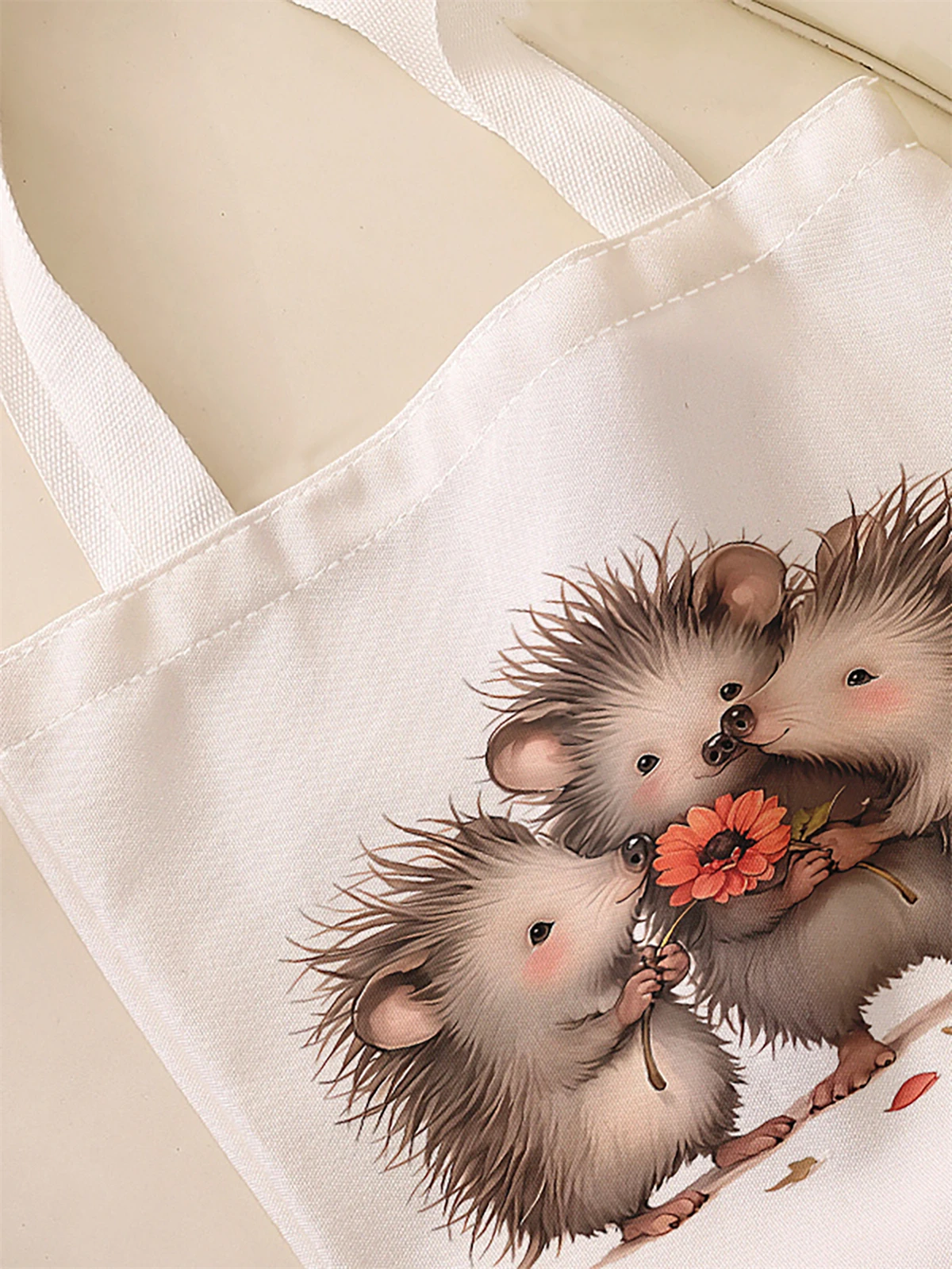 Hedgehog printed casual handbag, reusable fashionable backpack, multifunctional handbag, canvas shopping bag