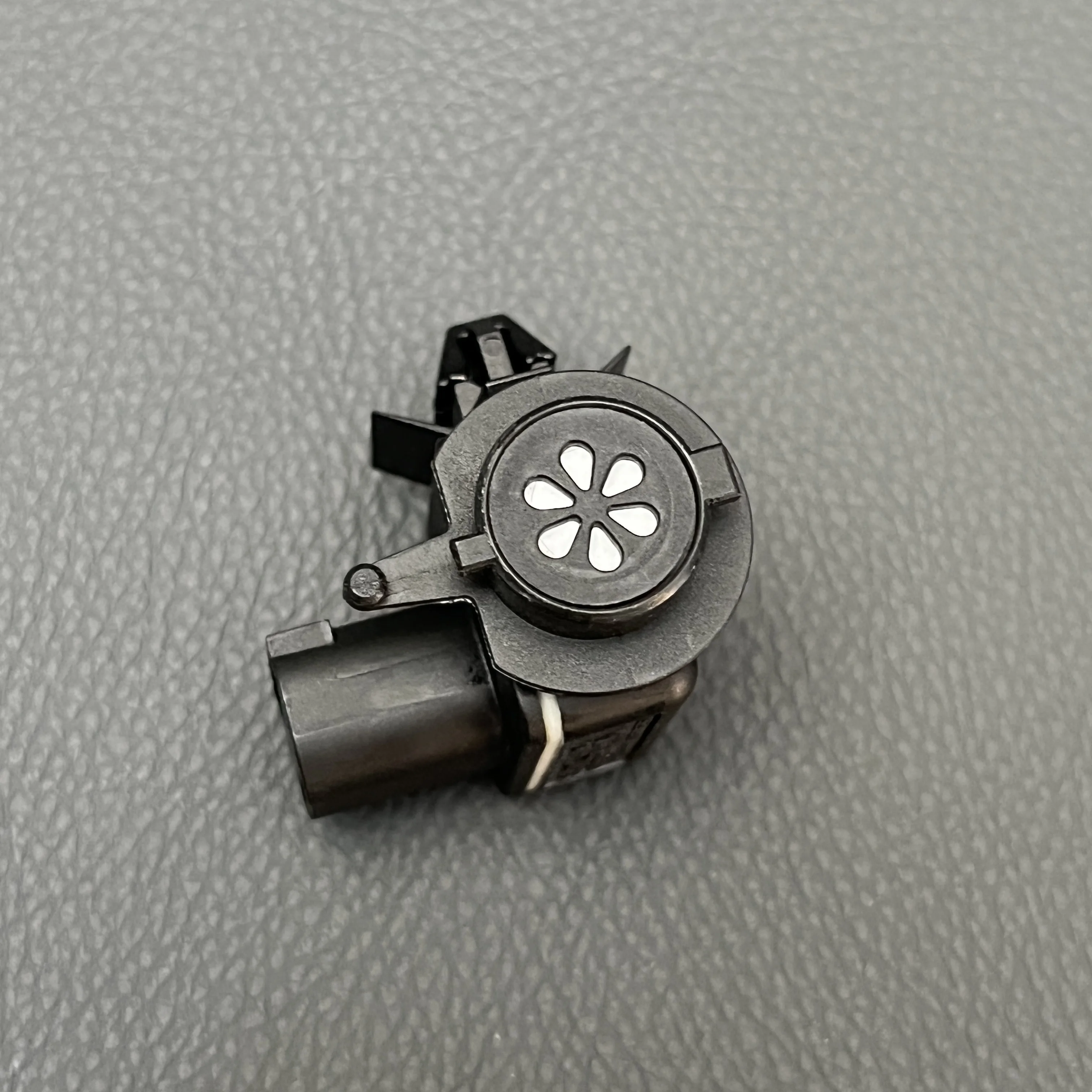 Air Quality Sensor VW PASSAT B8 Golf 7 Golf 8 Tiguan Skoda Octavia Seat Leon 2013-Audi Q4 Q5 Q6 5QJ907643 5Q0907643 air quality sensor