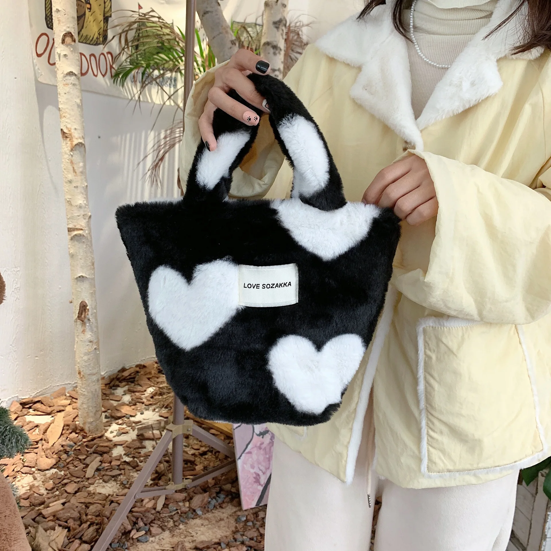 Soft Plush Women's Small Bucket Bag Love Heart Pattern Ladies Clutch Purse  Shoulder Bags Winter Fashion Female Faux Fur Handbags