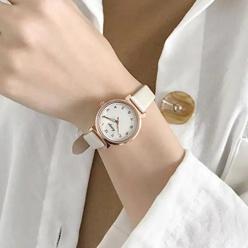 

Fashion Round Quartz Retro Small Dial Casual Wrist Watches Leather Strap Fashionable Clock for Waterproof Wristwatch for Women