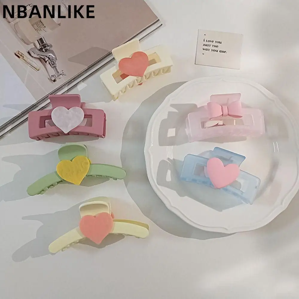 

Korean Style Geometry Heart Hair Claw Illusory Color High Ponytail Clip Hair Accessories