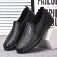 Men's Casual Soft Leather Slip-On Shoes Waterproof Oil-resistant Chef Shoes Breathable Rubber Sole Comfortable PU Upper