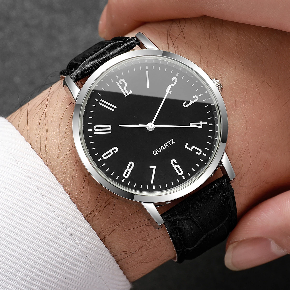 4pcs/set Men's Watch Fashion Casual Arabic Numerals Roman Scale Dial Classic Business Trend Quartz Watch Combination Set No Box