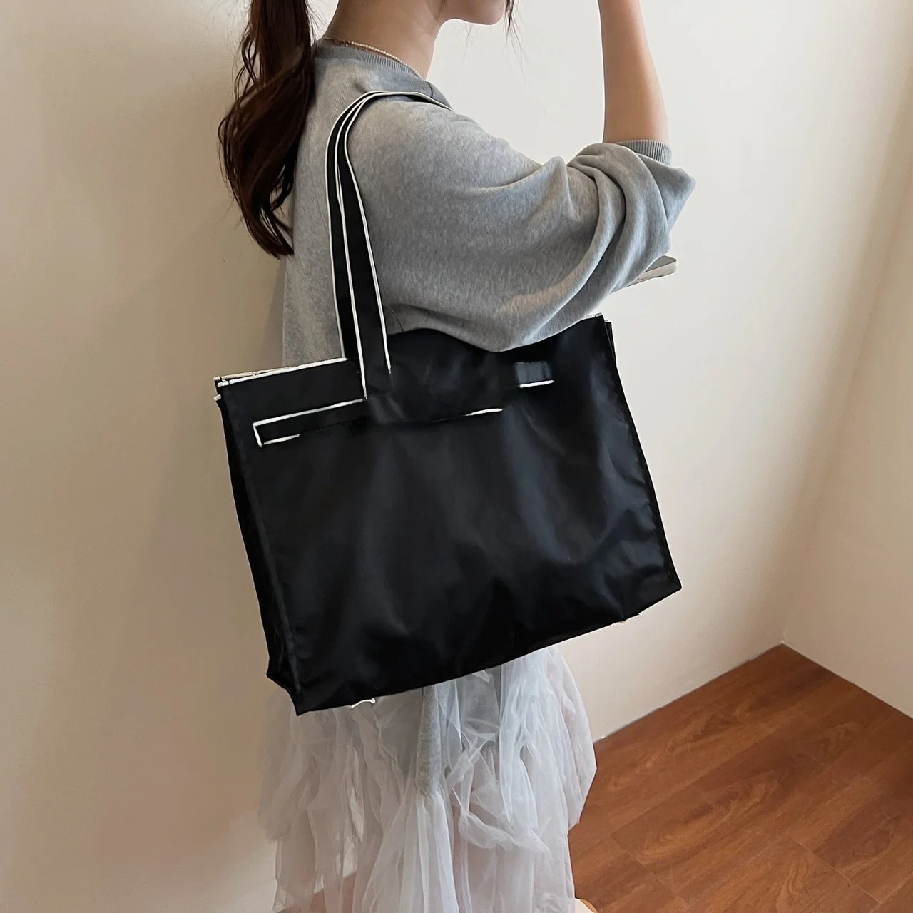 Embroidered Canvas Tote Bag - Large Capacity Fashionable Eco-Friendly Shoulder and Handbag