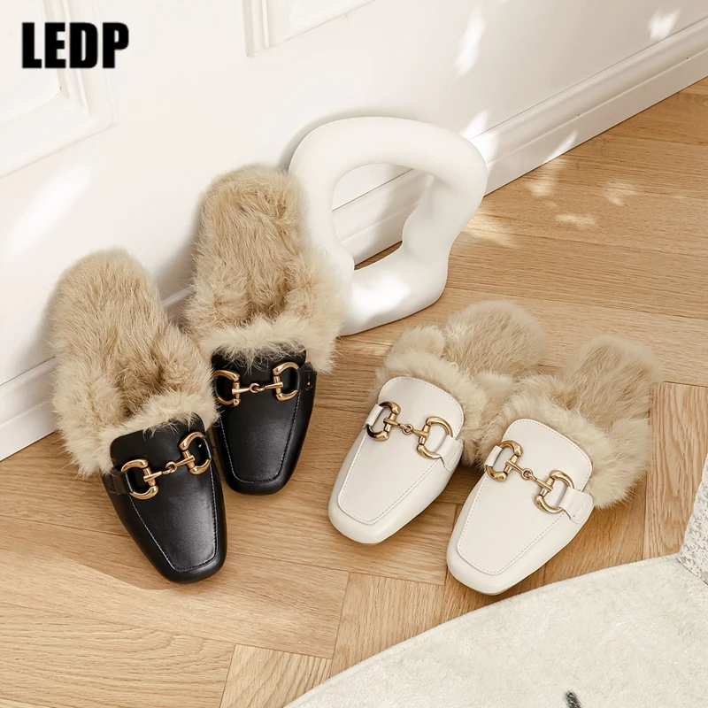 

Metal Decoration Women Slippers Furry Winter Warm Mules Female 2023 New Fashion Designer Ladies Square Toe Outside Flats Indoor