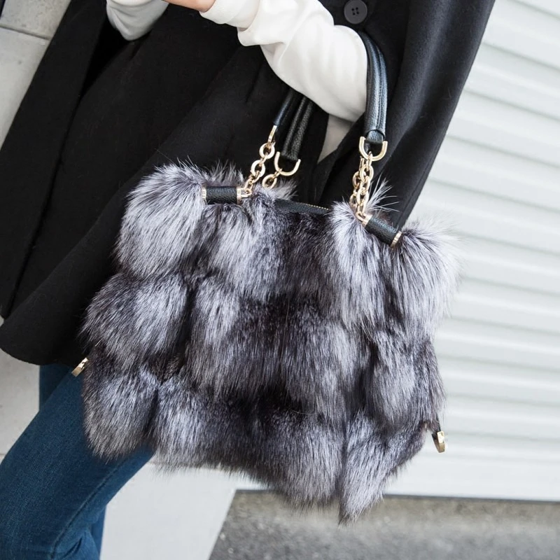 2023 New Fashion Fur Handbag Winter Fluffy Fox Fur Luxury Shoulder Bag Female Designer Large Capacity Crossbody Bag