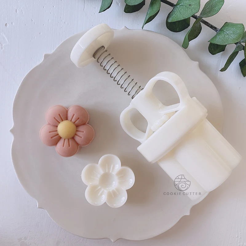 Description Picture 3 of item20g/50g Flower Shape Mooncake Mold Hand Pressure Mold Plunger Pastry Dessert Deocration Tools Baking Accessories ABS Plastic