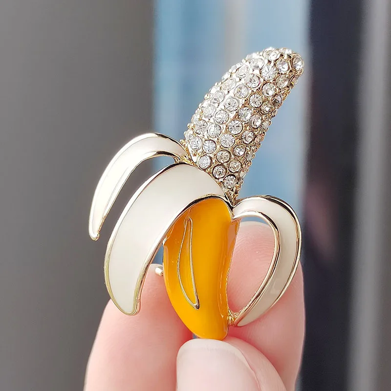 

Trendy Sparking Rhinestone Banana Brooches For Women Cute Sweet Fruit Brooch Clothes Casual Party Accessories Pins Jewelry Gifts