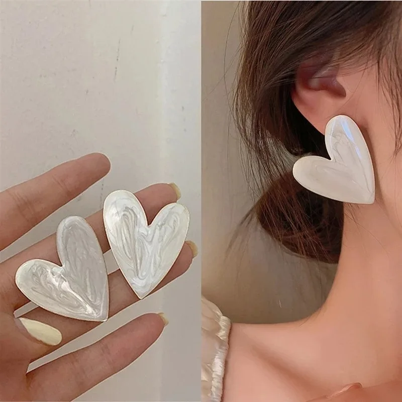 

Stud earrings prevent allergies, vintage exaggeration, personality, love high-quality jewelry