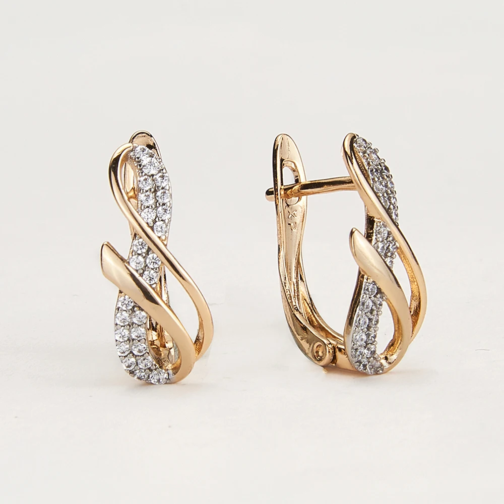 

Inlaid Crystal Hollow Stud Earrings Luxury Exquisite Design Copper Women Girls Jewelry Accessory Gifts for Birthday Party
