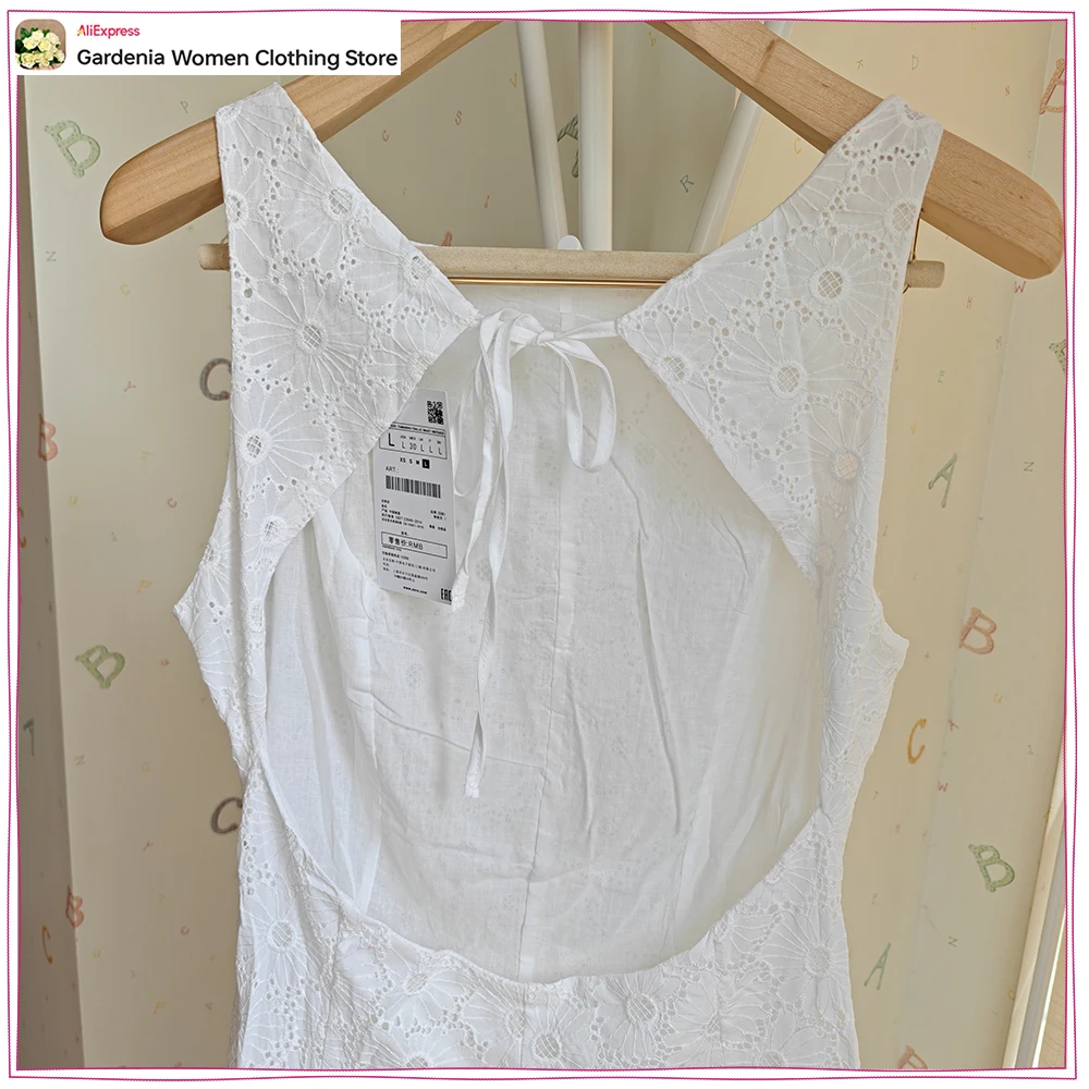 Elegante Abito Midi Ricamato con Occhielli da Donna, Vestito Bianco Estivo per Vacanze, Nuovo Abito Chic Senza Maniche con Scollo a Barca e Cut-out Posteriore - Image 3