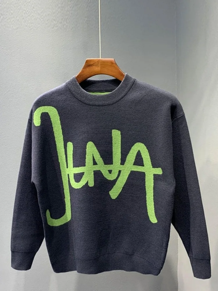 Рисунок 2 - Мужской пуловер с круглым вырезом на осень и зиму