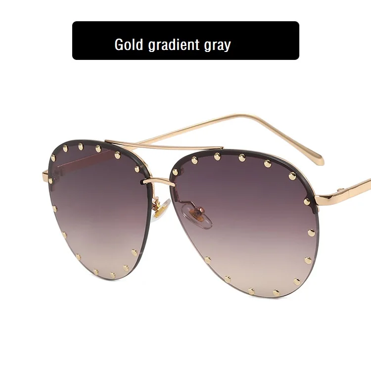 Occhiali da sole per aviazione con rivetti in metallo di marca Occhiali da sole punk da donna Tè sfumato 2023 Occhiali da vista pilota senza montatura oversize da guida_voghion.com