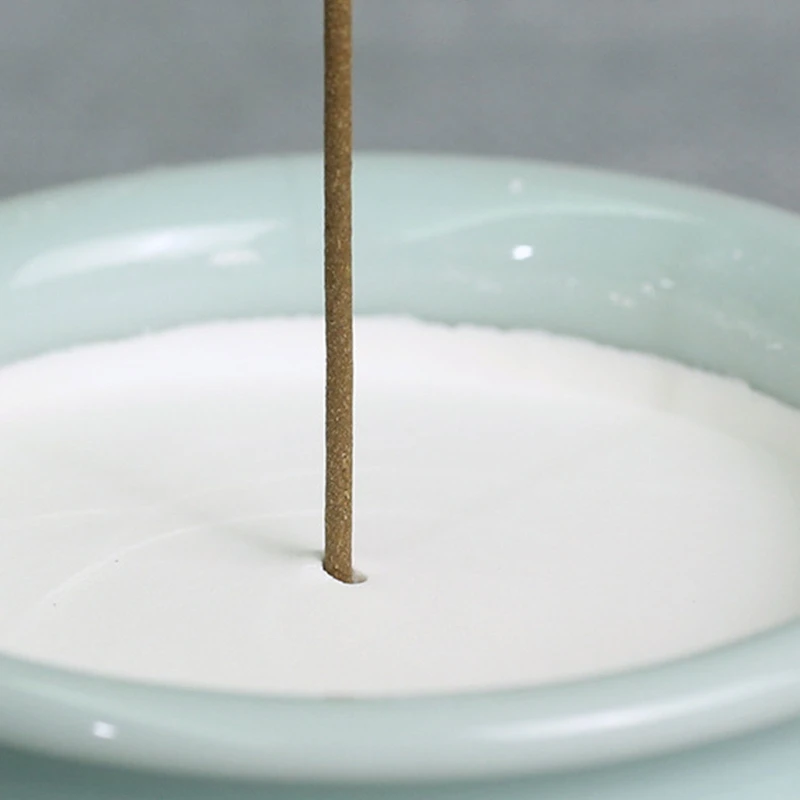White incense ash used as a smooth burner base