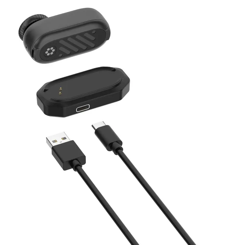 Gros plan sur la base de charge magnétique pour Insta360 GO3 et GO3S, aimants visibles.