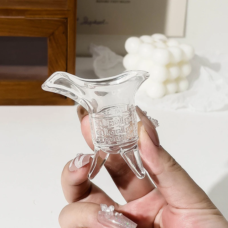 Mini Vintage Red Wine Cups Shot Glass Creative Tea Mug Water Cup Classical Three-legged Marquis Cups Gifts for Friends