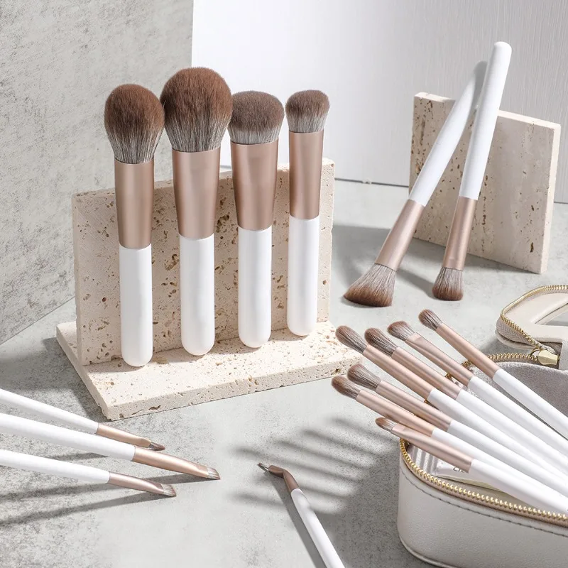 

18pcs Makeup Brushes Set for Eyeshadow Concealer Loose Powder Blush Blending Soft Fluffy Make up Brush Beauty Tools