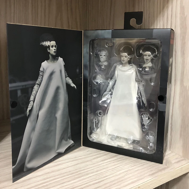 

Original NECA Universal Monster Bride of Frankenstein Figure 1931Black&White Color Action Figures Movable Toys Halloween Gift