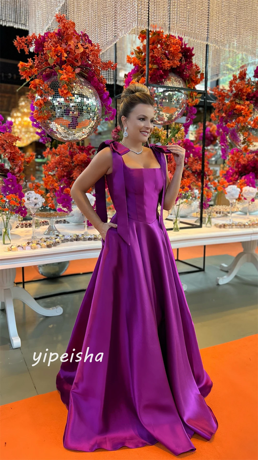 Рисунок 2 - Атласные длинные платья трапециевидного