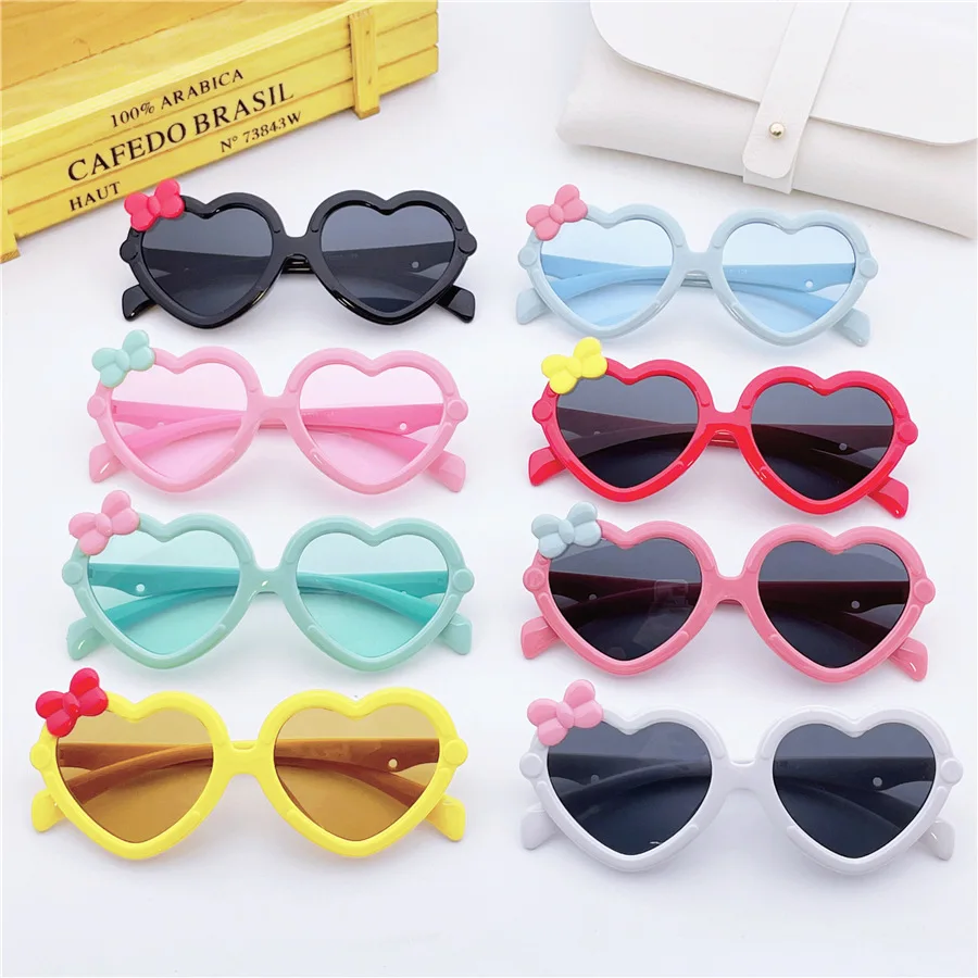 New Kids Heart Shape Frame Sunglasses Children Anti-ultraviolet Sun Glasses Oculos De Sol