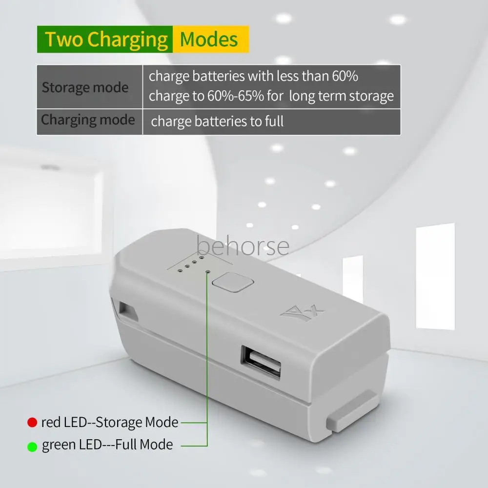 Chargeur multiport portable DJI Neo ouvert avec une batterie insérée, design compact et câble USB-C attaché.