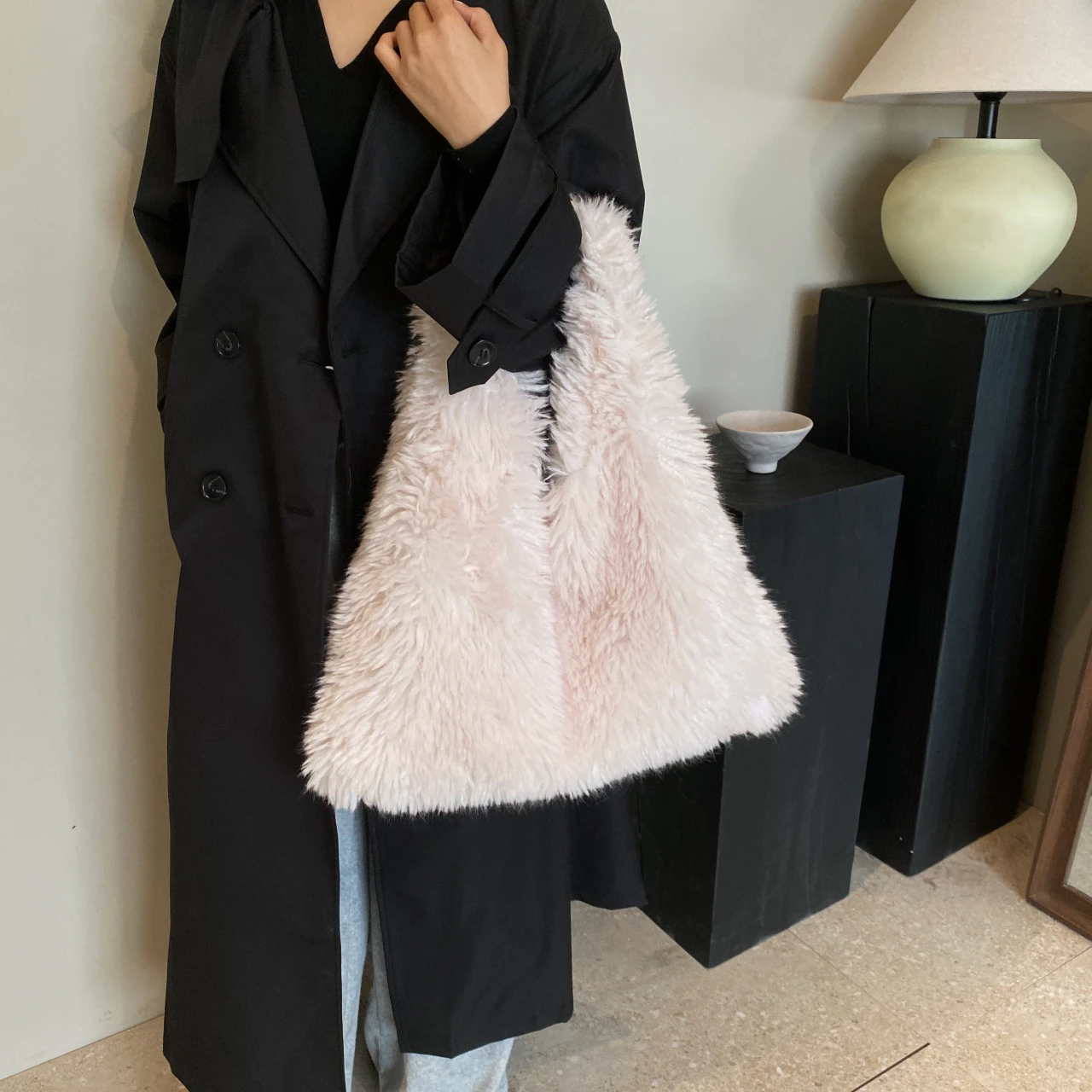 2024 Winter Frauen Tasche Mode Faux Pelz Schulter Tasche Weichen, Flauschigen Plüsch Handtasche Tote Große Kapazität Lamm Wolle Einkaufstasche Dame – Detail 32