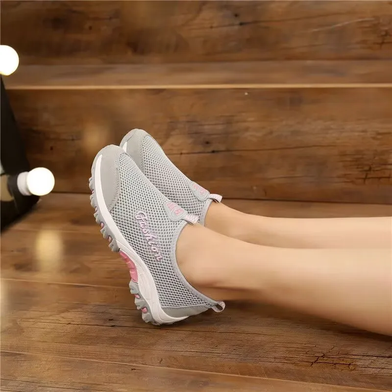 Aqua Shoes Ultra-light Quick-drying Beach Water River Walking Summer Women Breathable Sneakers Outdoor Hiking Shoes Woman
