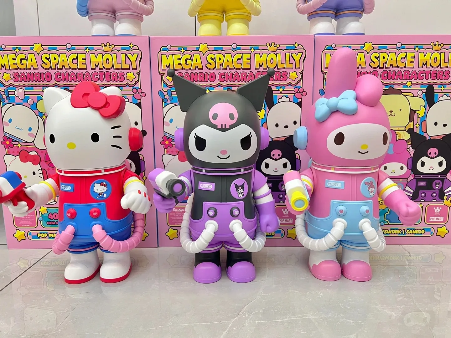 POPMART Original Genuine Product SPACE Molly 400% Sanrio Family